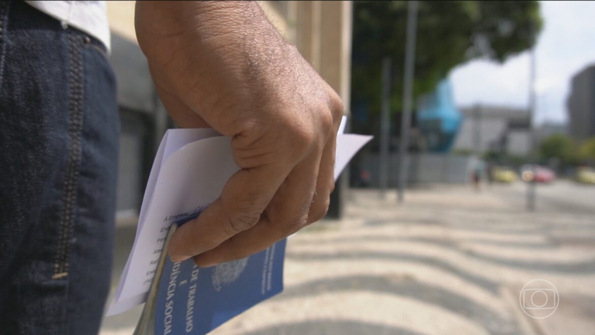 um-em-cada-quatro-jovens-empregados-brasileiros-quer-trabalhar-mais,-aponta-ibge