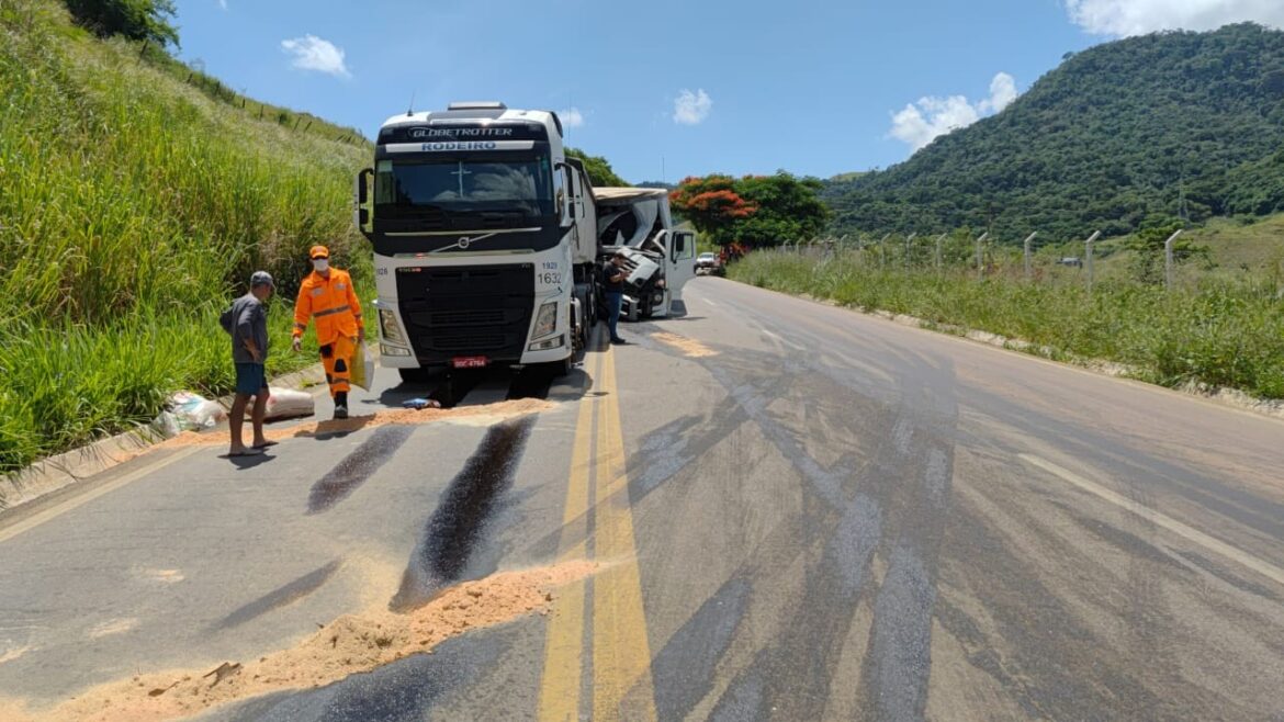 video:-caminhao-bau-e-carreta-perdem-o-freio-e-causam-acidentes-em-sequencia-na-br-356