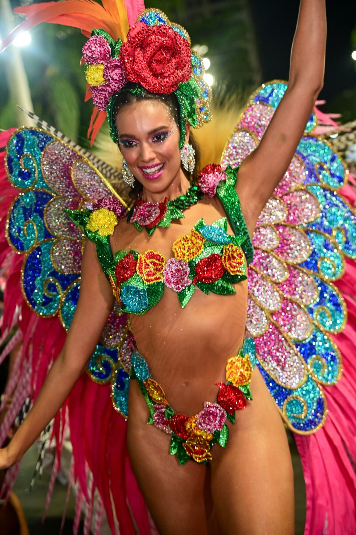 fotos:-musas-da-grande-rio-entregam-looks-no-3o-dia-de-desfiles-do-carnaval-carioca