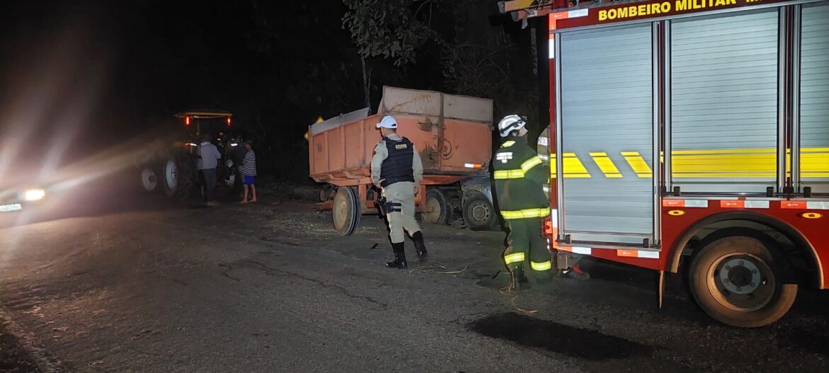 motorista-morre-ao-bater-carro-em-‘cacamba’-puxada-por-trator-na-mg-265