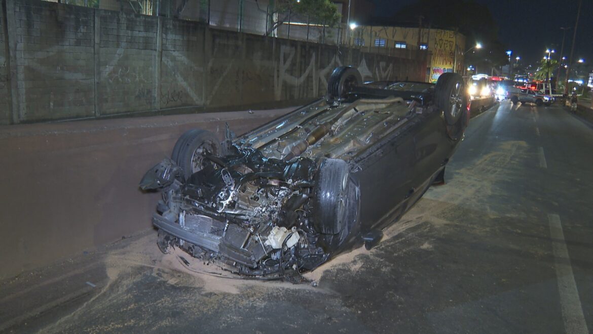 foragido-da-justica-e-preso-depois-de-ser-perseguido-pela-policia-e-capotar-carro