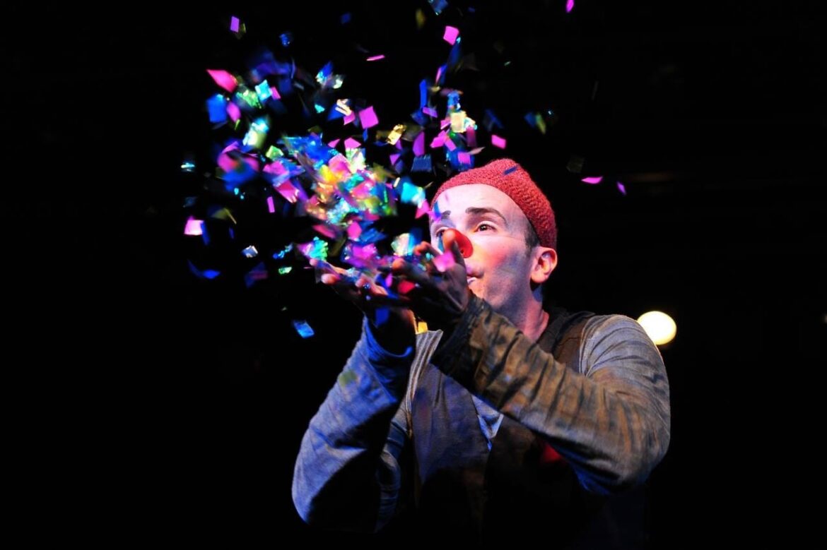 oficina-de-palhacaria-oferece-vagas-para-publico-desenvolver-improvisacoes-e-exercicios-corporais-em-presidente-prudente