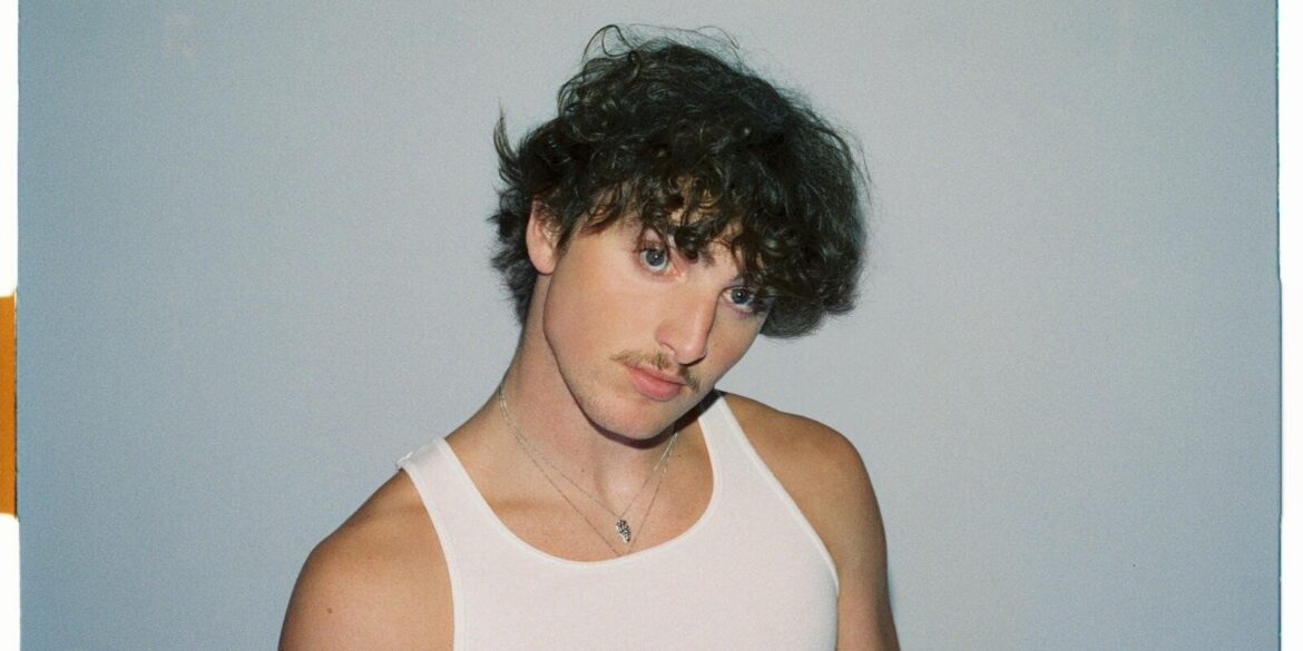 dilemas-masculinos-no-lolla…-artistas-cantam-desafios-e-privilegios-de-ser-homem-em-2025