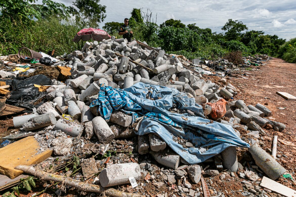 empresa-e-multada-em-r$-25-mil-por-descarte-inadequado-de-concreto-em-cuiaba
