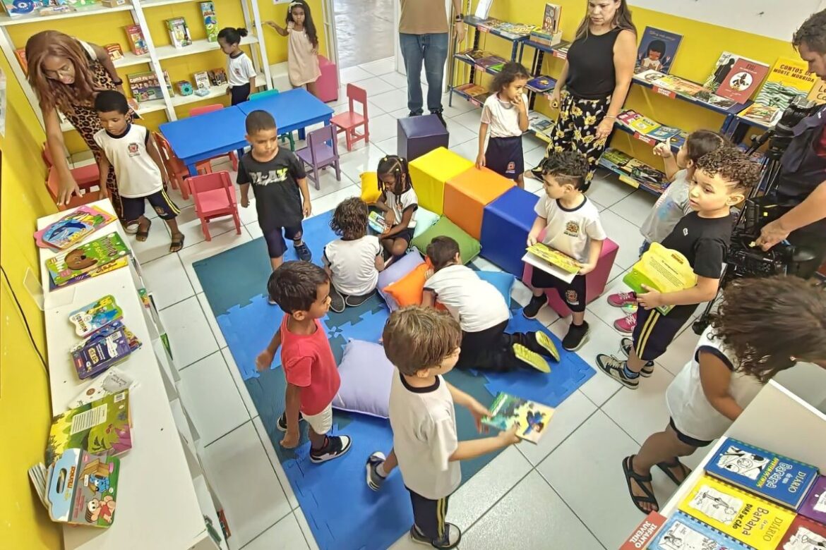 escolas-de-sao-vicente-e-cubatao,-sp,-ganham-espacos-culturais-com-bibliotecas