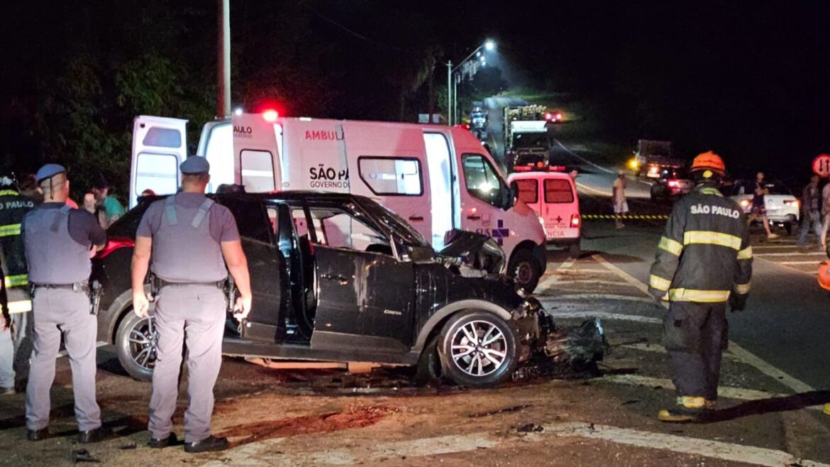 motorista-e-passageiro-morrem-apos-carro-invadir-vicinal-na-contramao-e-bater-de-frente-com-caminhonete