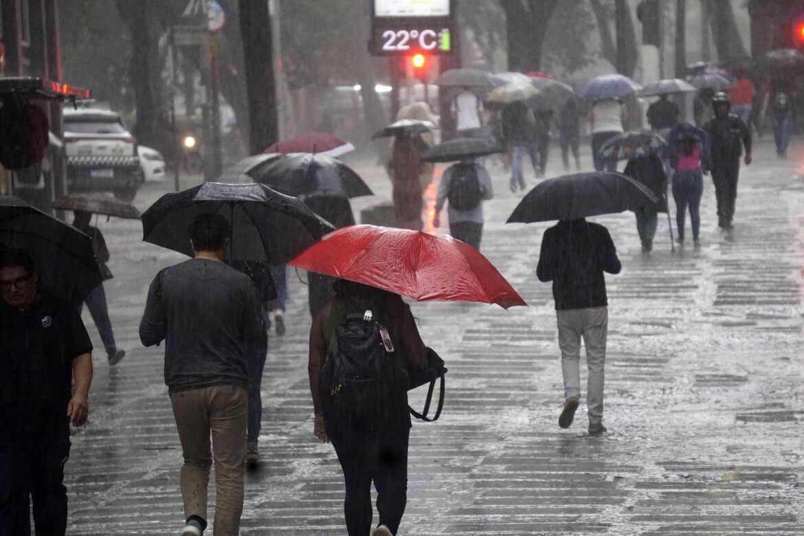 alerta-de-perigo-‘muito-alto’-e-emitido-pelo-cemaden-para-cidade-no-rj-por-causa-da-chuva;-veja-situacao-em-4-estados-no-fim-de-semana