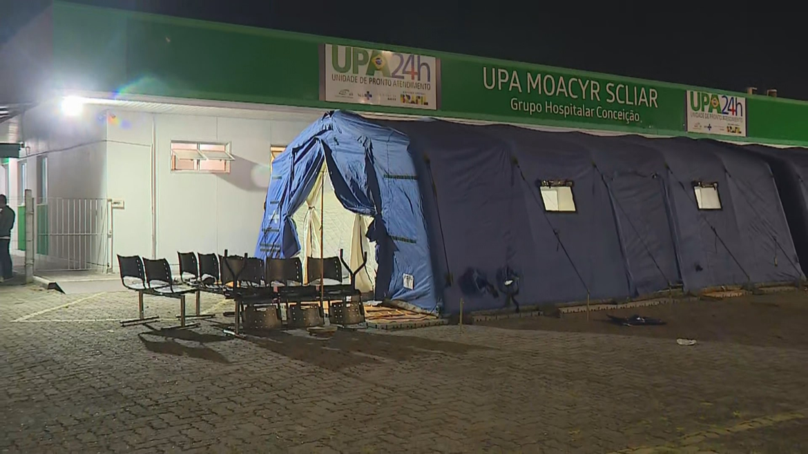 hospital-de-campanha-e-montado-ao-lado-de-upa-em-porto-alegre-para-atender-pacientes-com-dengue