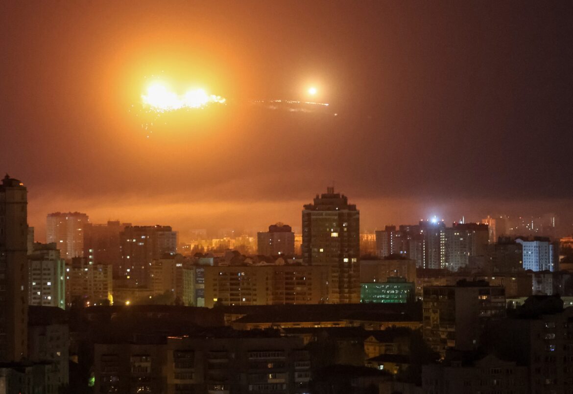 video:-ataque-russo-na-capital-da-ucrania-deixa-9-mortos