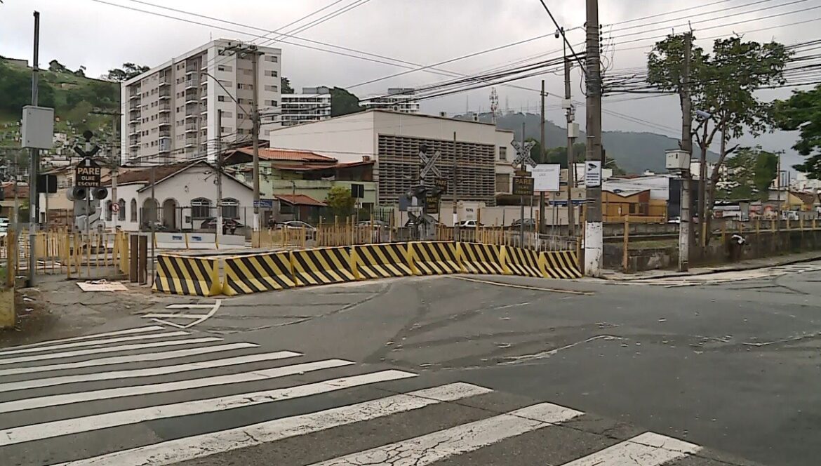 passagem-em-nivel-do-bairro-poco-rico-e-fechada-em-juiz-de-fora