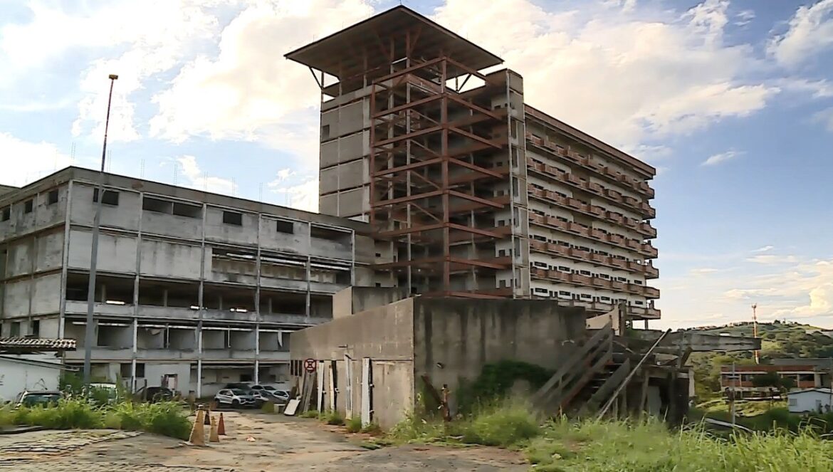 apos-10-anos-parada,-obra-do-hospital-universitario-da-ufjf-deve-ser-retomada-em-julho