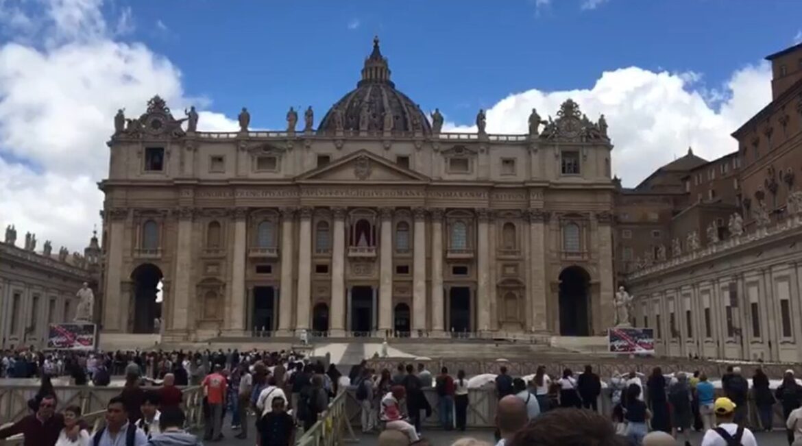 padre-e-professor-que-estao-no-vaticano-falam-sobre-expectativa-do-anuncio-do-novo-papa:-‘momento-de-grande-emocao’