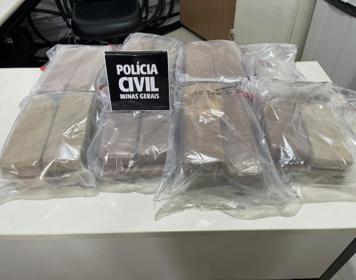 homem-e-preso-suspeito-de-desembarcar-na-rodoviaria-de-barbacena-com-20-kg-de-maconha