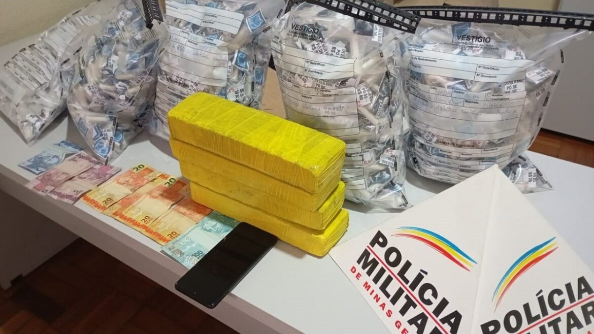 mais-de-2.000-porcoes-de-cocaina,-crack-e-maconha-sao-encontradas-em-carro-na-lmg-866