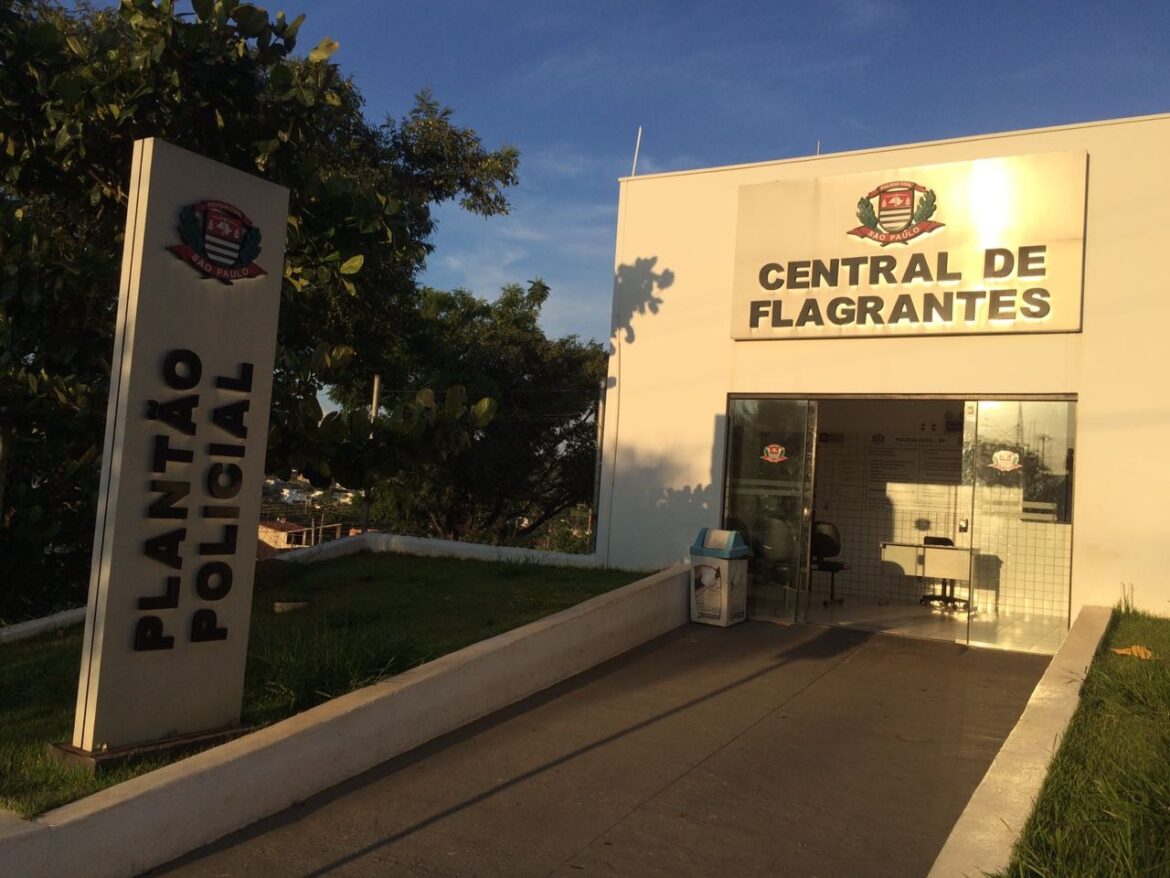 video:-homem-e-preso-suspeito-de-tentar-esfaquear-mulher-em-tatui