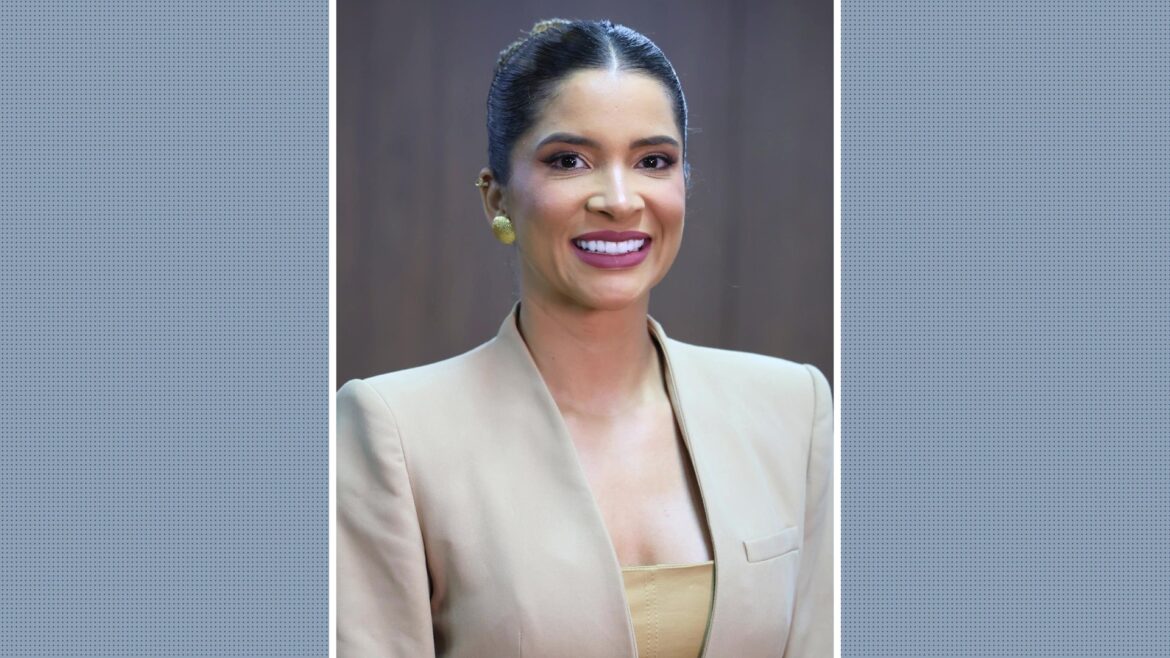 mae-de-tatiana-medeiros-assume-que-levou-celular-para-sala-em-que-vereadora-esta-presa-no-pi