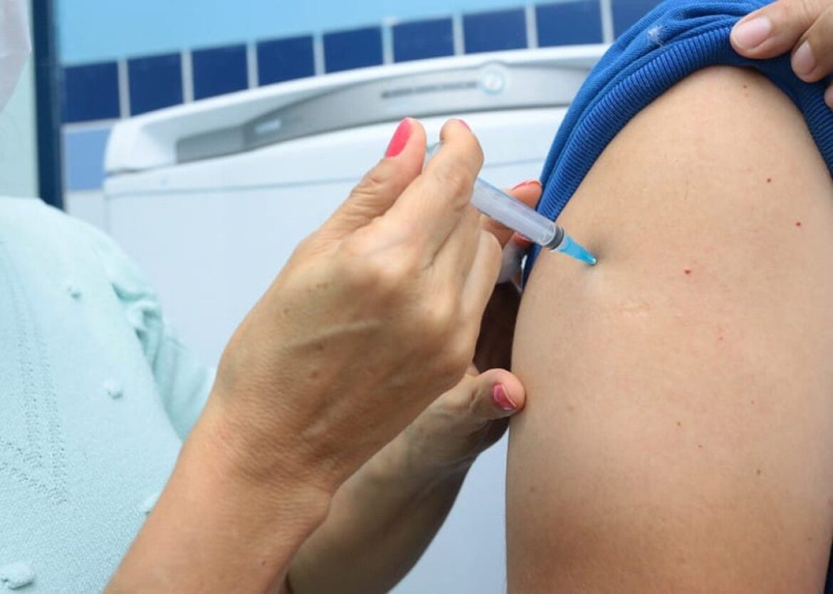 campanha-de-vacinacao-contra-influenza-e-covid-19-sera-realizada-no-hu-ufjf-na-segunda-feira