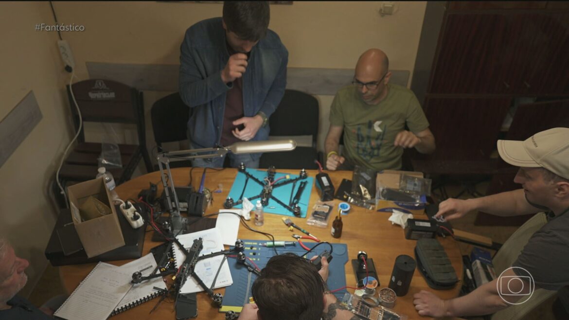 na-ucrania,-apartamentos-viram-fabricas-de-drones-militares,-como-o-tipo-usado-em-ataque-na-russia na-ucrania,-apartamentos-viram-fabricas-de-drones-militares,-como-o-tipo-usado-em-ataque-na-russia