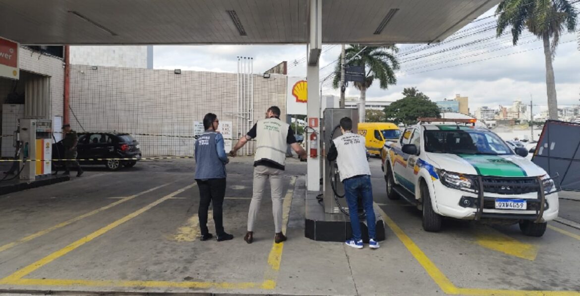 posto-de-combustiveis-e-interditado-na-rua-benjamin-constant,-em-juiz-de-fora