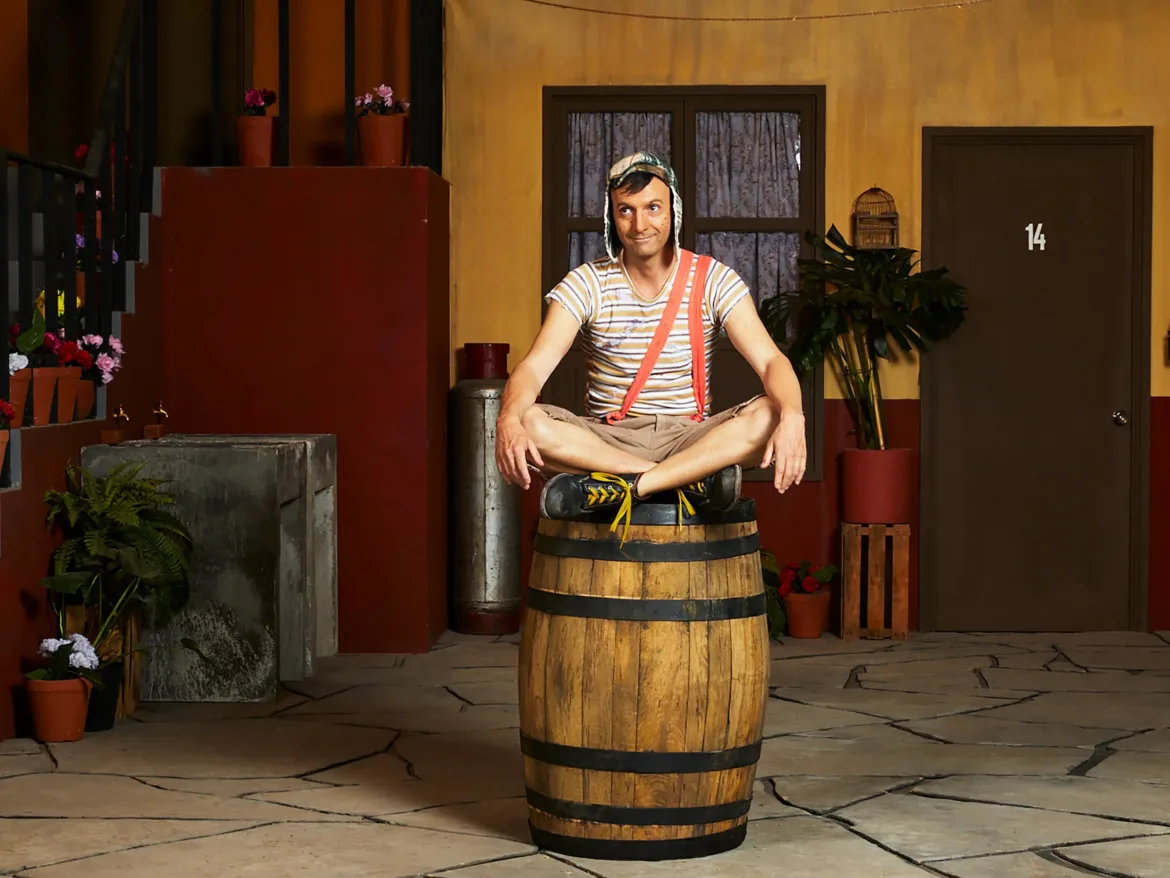 ‘chespirito:-sem-querer-querendo’:-como-e-a-serie-sobre-chaves,-chapolin-e-roberto-gomez-bolanos