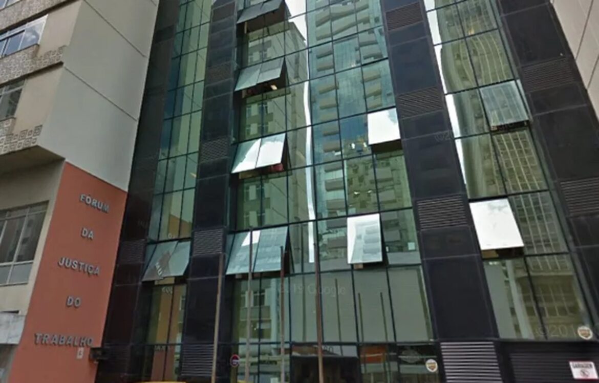 justica-nega-indenizacao-a-vendedora-que-alegou-ser-obrigada-a-postar-fotos-dos-produtos-da-empresa-em-suas-redes-sociais