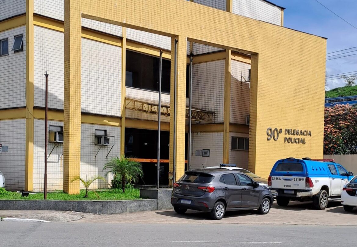 mulher-e-morta-com-pelo-menos-17-tiros-em-barra-mansa