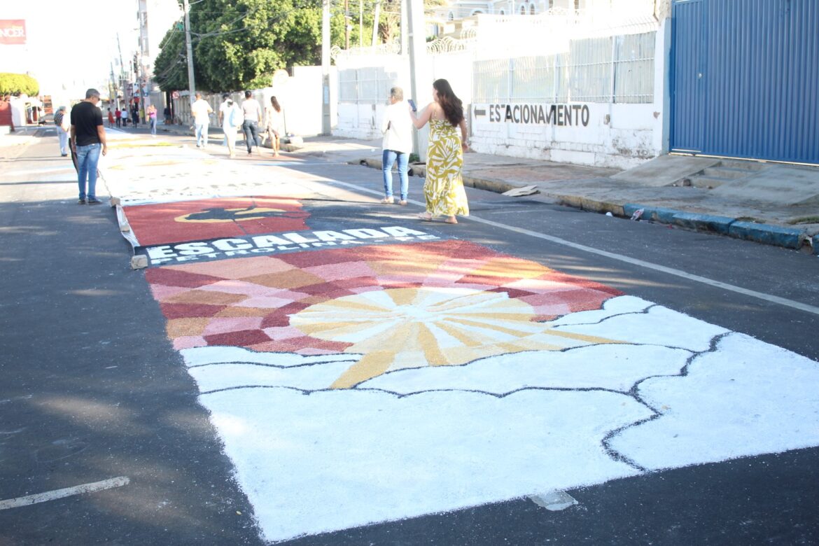 tapetes-de-corpus-christi-transformam-ruas-de-petrolina-em-manifestacoes-de-fe-e-devocao
