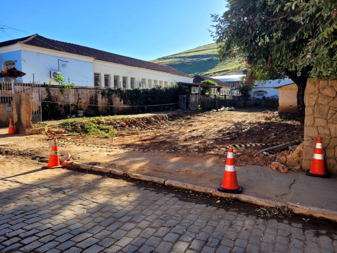 artefato-explosivo-e-encontrado-em-terreno-proximo-a-escola,-que-precisou-ser-evacuada
