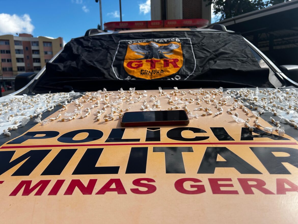 passageiro-de-moto-e-preso-com-700-pedras-de-crack-escondidas-na-cueca-em-juiz-de-fora