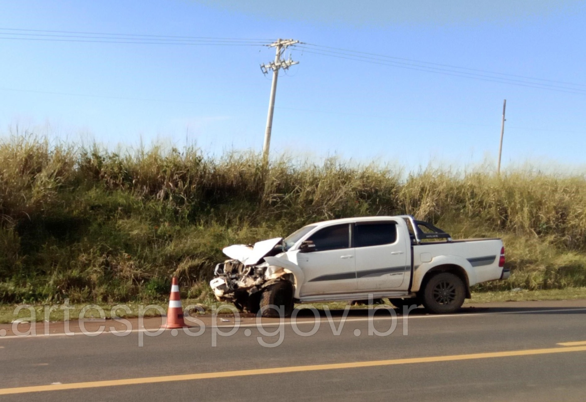 homem-de-56-anos-e-arremessado-de-carroceria-de-caminhonete-e-morre-em-acidente-em-sp
