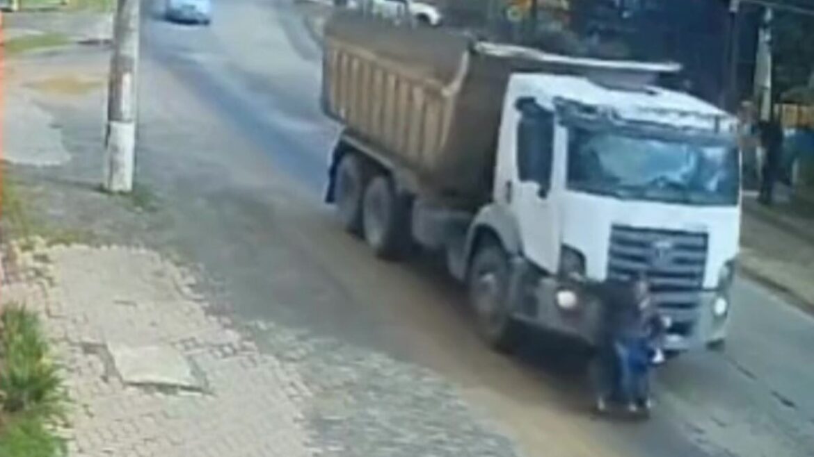 acidente-com-cadeirante-arrastado-por-caminhao-em-estrada-do-rs-sera-investigado-pela-policia;-caso-e-tratado-como-lesao-corporal-culposa