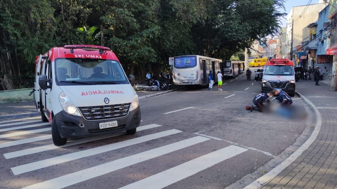 homem-e-preso-apos-atacar-tres-pessoas-a-facadas-no-centro-de-jundiai;-duas-morreram