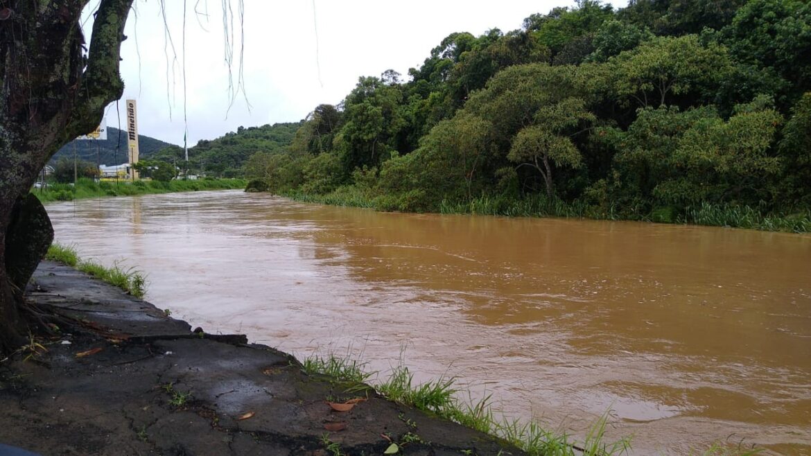 homem-morre-afogado-no-rio-paraibuna,-em-matias-barbosa