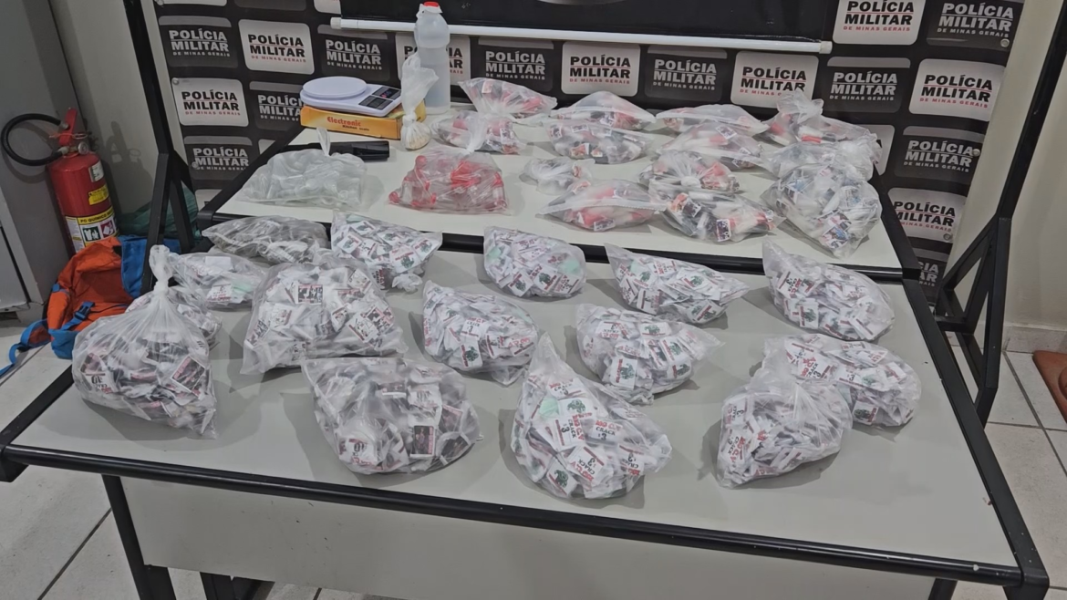 ‘arsenal’-com-3-mil-porcoes-de-drogas-e-artefatos-explosivos-e-apreendido-em-mg;-homem-e-preso-em-flagrante