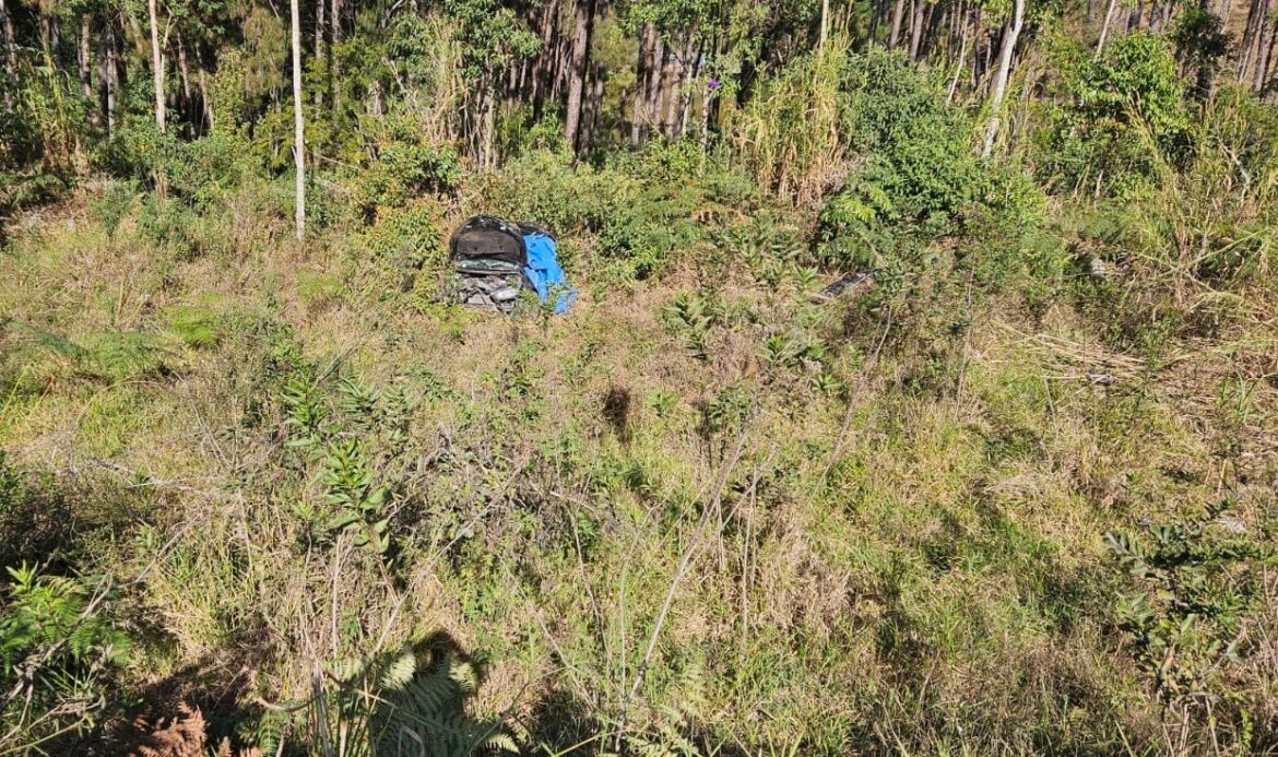 policial-reformado-morre-apos-despencar-com-carro-em-barranco-de-50-metros-na-br-267,-em-juiz-de-fora policial-reformado-morre-apos-despencar-com-carro-em-barranco-de-50-metros-na-br-267,-em-juiz-de-fora