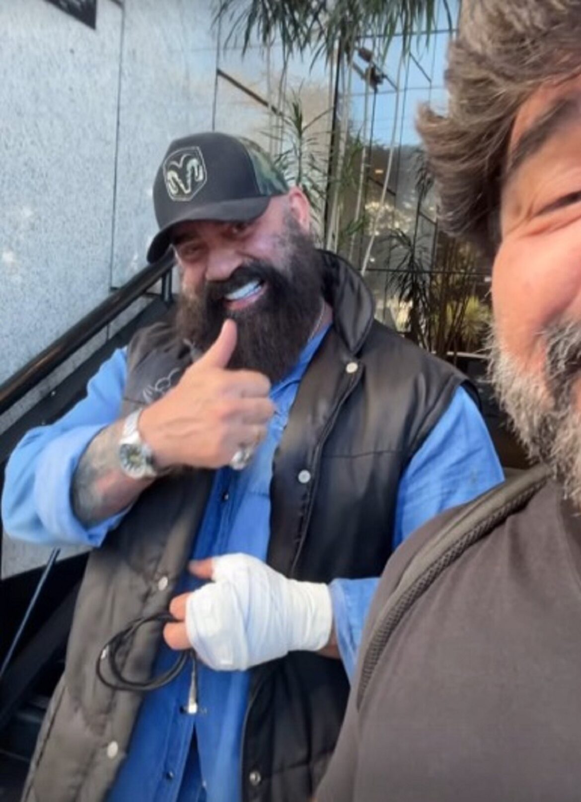 fabiano-menotti-brinca-com-secretario-apos-acidente-de-carro-que-sofreram-em-mg:-‘9-pontos,-mas-nada-demais’