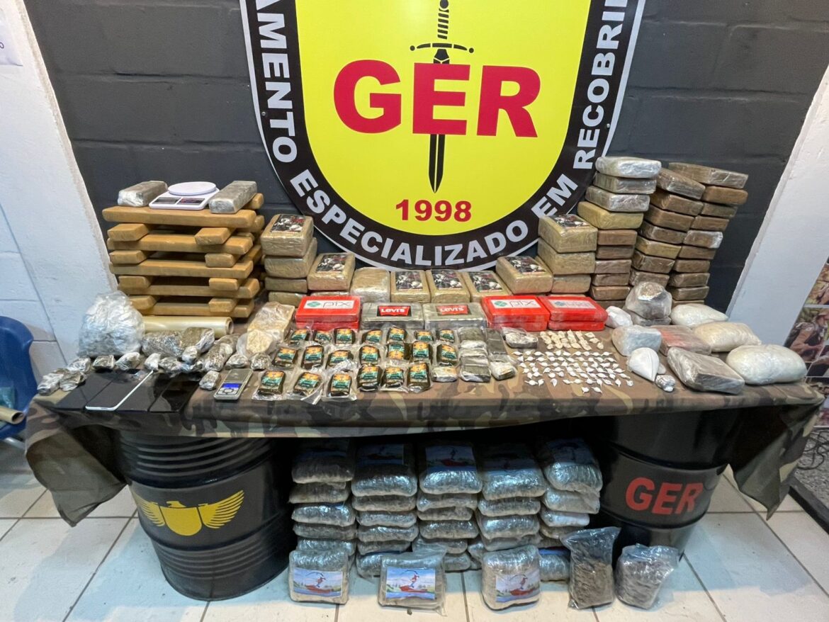 policia-desmonta-esquema-de-drogas-em-apartamento-no-bairro-sao-pedro,-em-juiz-de-fora policia-desmonta-esquema-de-drogas-em-apartamento-no-bairro-sao-pedro,-em-juiz-de-fora