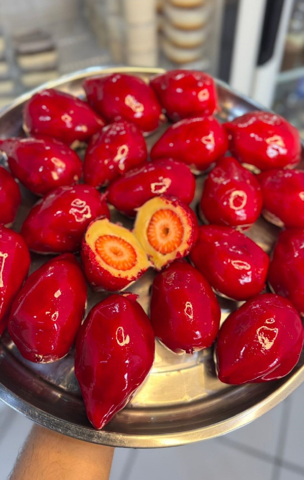 morango-do-amor-mineiro-vende-400-unidades-por-dia-e-tem-fila-de-espera-de-40-minutos morango-do-amor-mineiro-vende-400-unidades-por-dia-e-tem-fila-de-espera-de-40-minutos