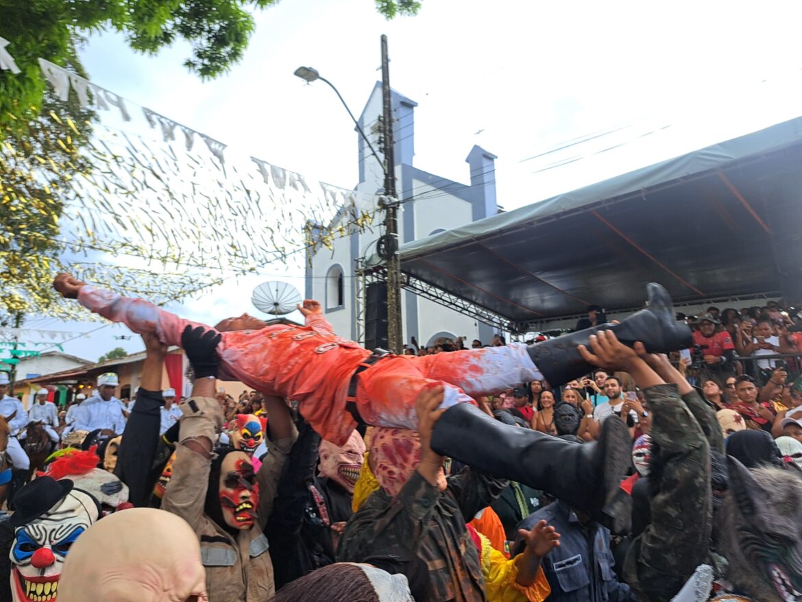 ‘sao-tiago-representa-um-anjo-na-vida-da-gente’,-diz-moradora-de-mazagao-velho-durante-festividade