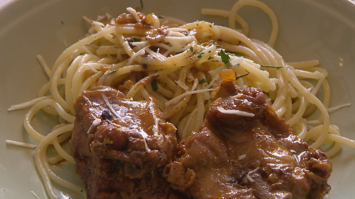 receita-de-vo:-aprenda-a-fazer-costelinha-suina-com-macarrao-da-dona-ana-maria