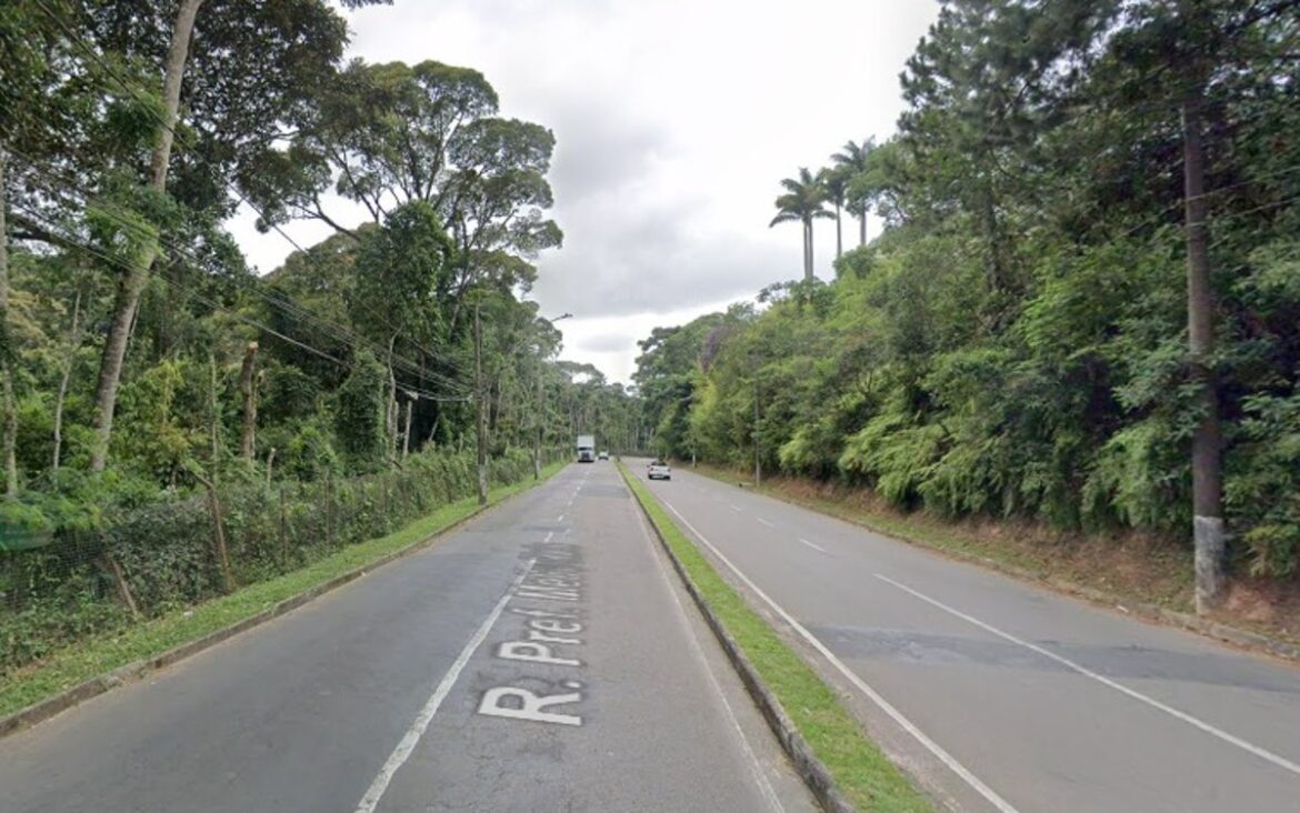 rapaz-perde-controle-da-moto,-bate-em-canteiro-central-e-morre-em-juiz-de-fora