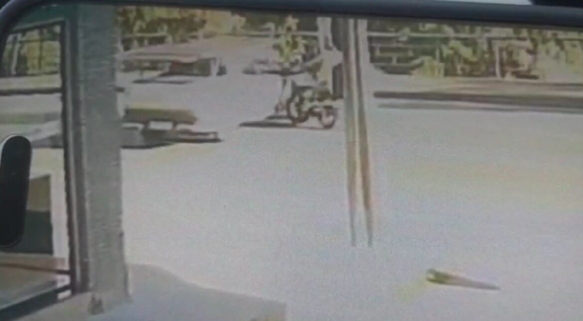 motociclista-fica-em-estado-grave-apos-carro-fazer-conversao-proibida-em-mg;-video