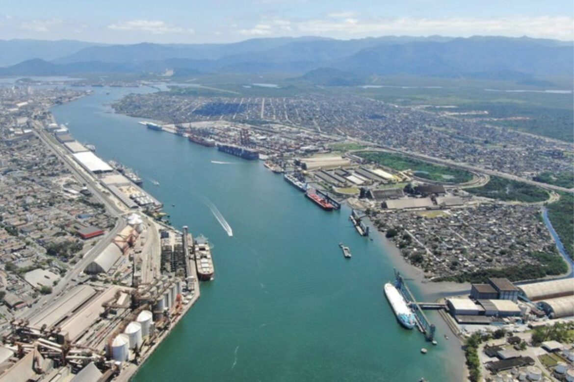 tarifaco-dos-eua-impulsiona-recorde-historico-de-movimentacao-de-cargas-no-maior-porto-do-brasil;-entenda