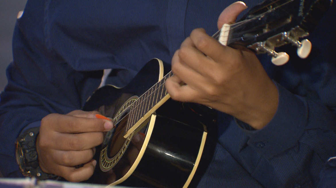 com-parceria-do-instituto-zeca-pagodinho,-‘escolinha-do-samba’-tera-aulas-gratuitas-de-musica-em-juiz-de-fora