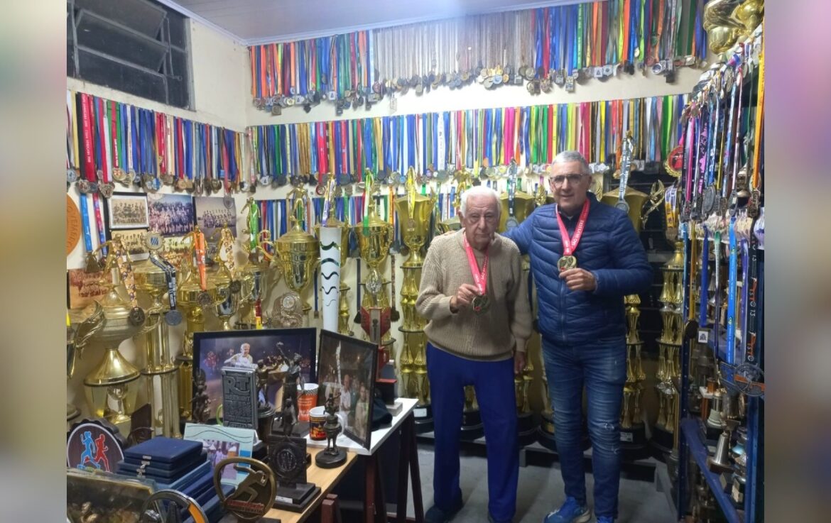 filho-‘herda’-grupo-de-corrida-apos-enfrentar-cancer-e-fazer-promessa-ao-pai-no-hospital:-‘nossa-familia-respira-esporte’