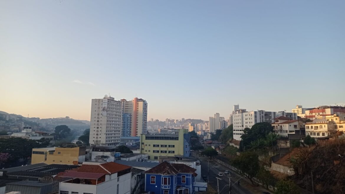 com-minima-de-ate-8-°c,-semana-tera-manhas-frias-e-tardes-de-sol-em-juiz-de-fora-e-regiao