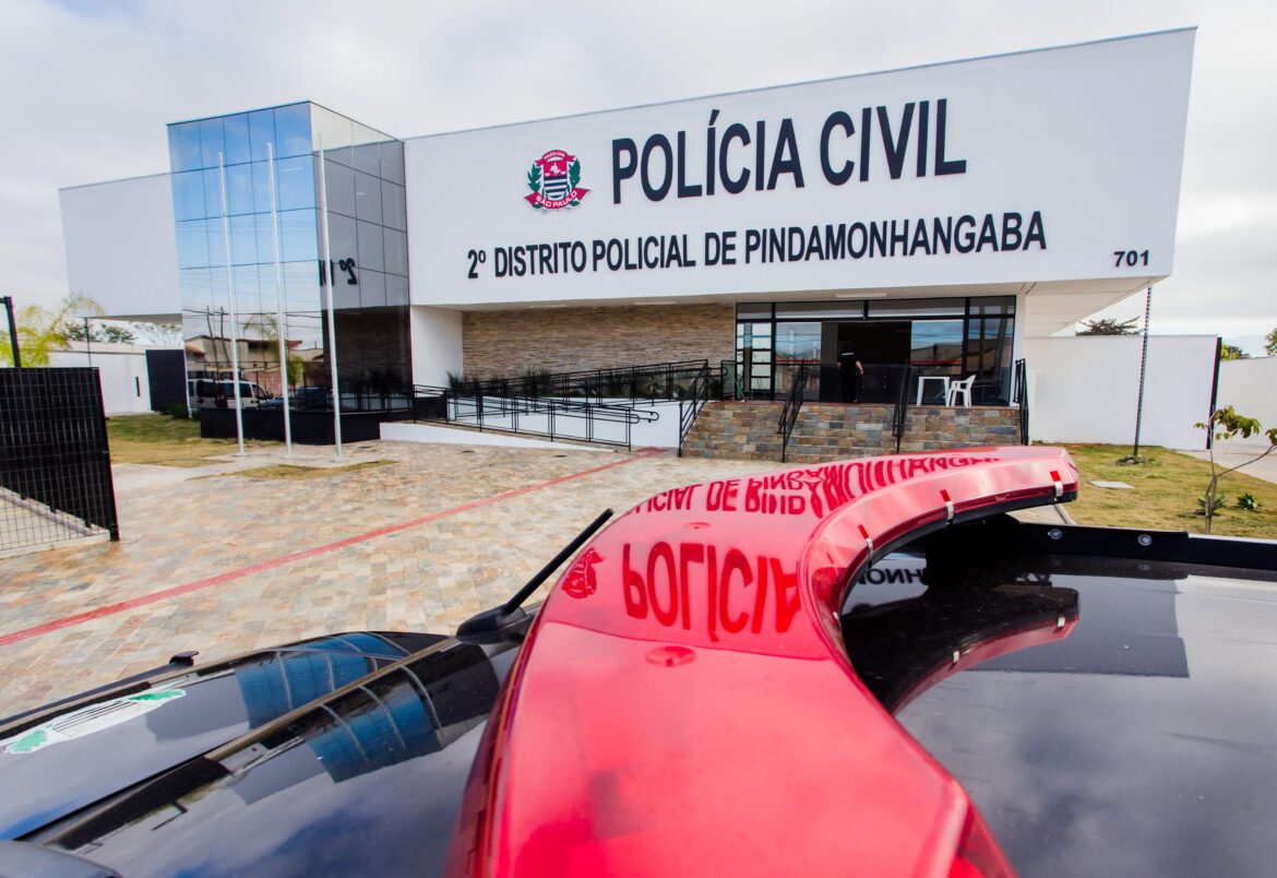 seis-homens-sao-presos-suspeitos-de-furtarem-160-kg-de-fios-de-cobre-em-pindamonhangaba,-sp