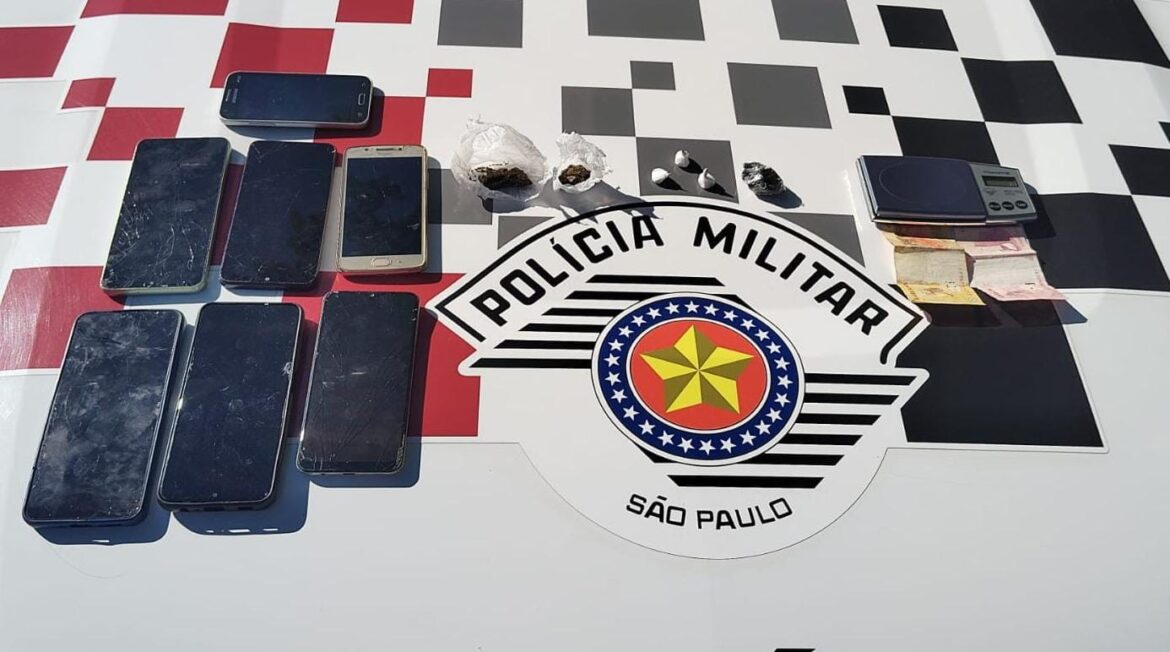 rapaz-e-preso-com-porcoes-de-drogas-e-sete-aparelhos-celulares-suspeitos-em-dracena