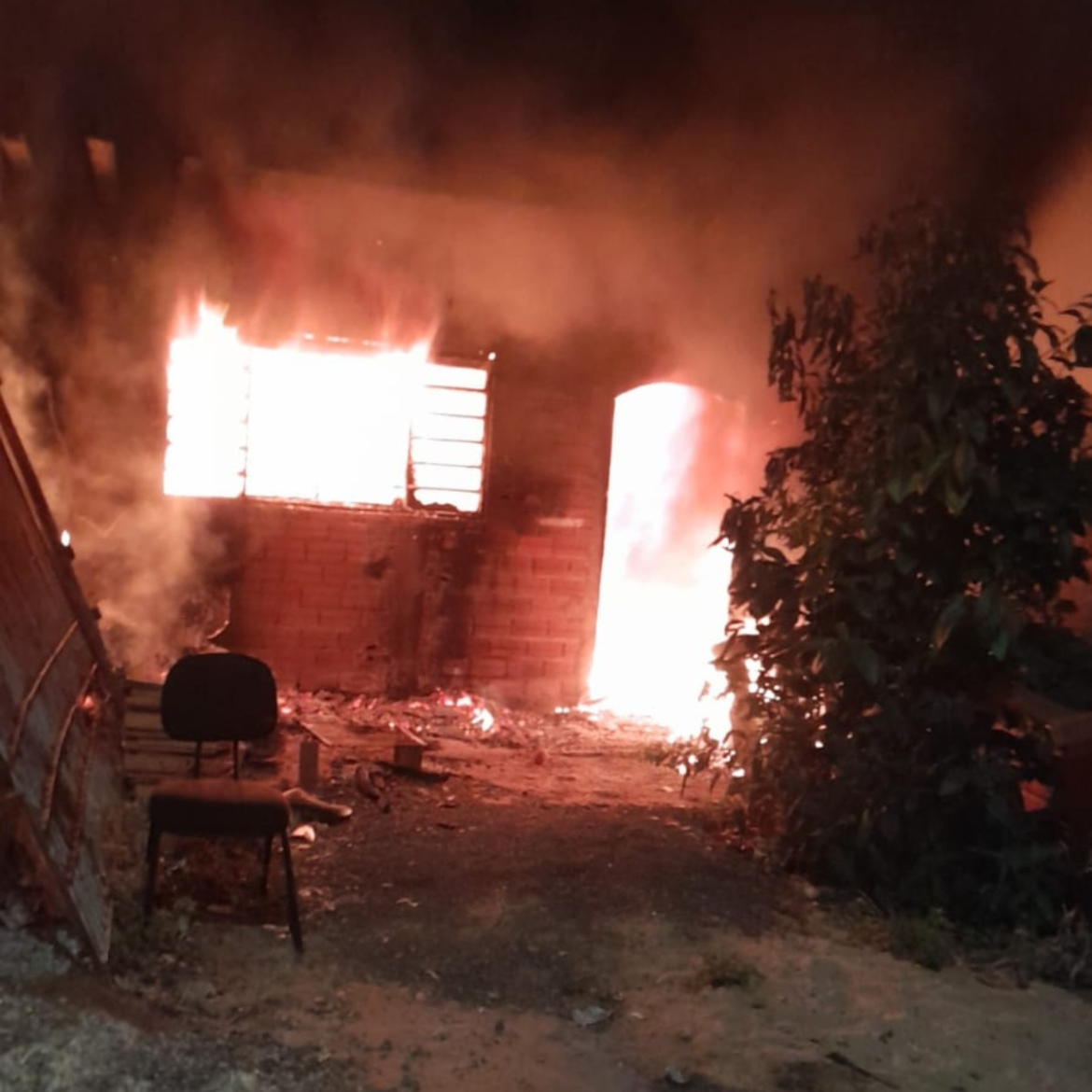 homem-tem-90%-do-corpo-queimado-apos-incendio-atingir-casa-em-sumare