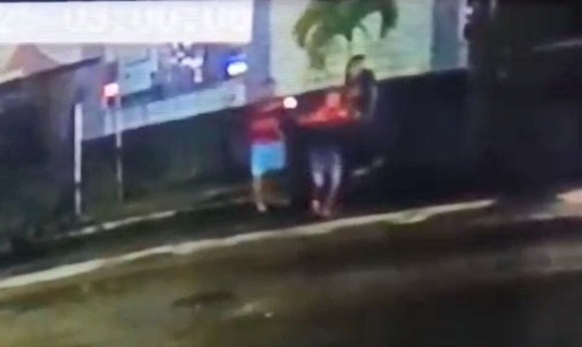 video-mostra-assassinato-de-colombiano-a-tiros-na-frente-de-condominio-em-jaboatao
